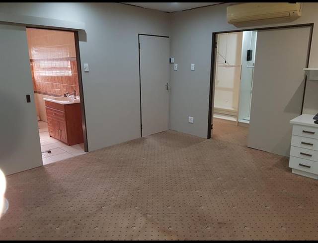 4 BEDROOM HOUSE FOR SALE IN RAISETHORPE